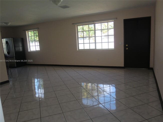 Foto del edificio - 726 SW 5th Ct