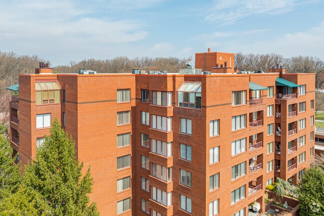Annen Woods Condominiums