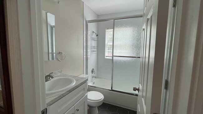 Foto del edificio - 1439 Clairmont Rd