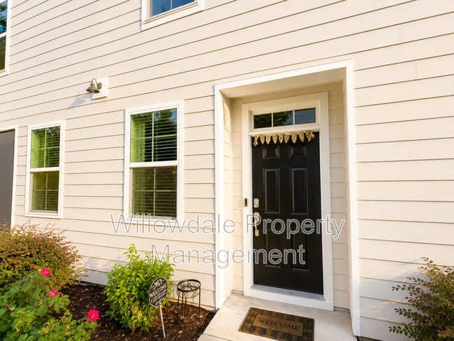 Building Photo - 203 Gremar Dr.