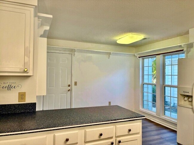 Foto del edificio - Beautiful 3 bedroom 2 bath home in Northchase