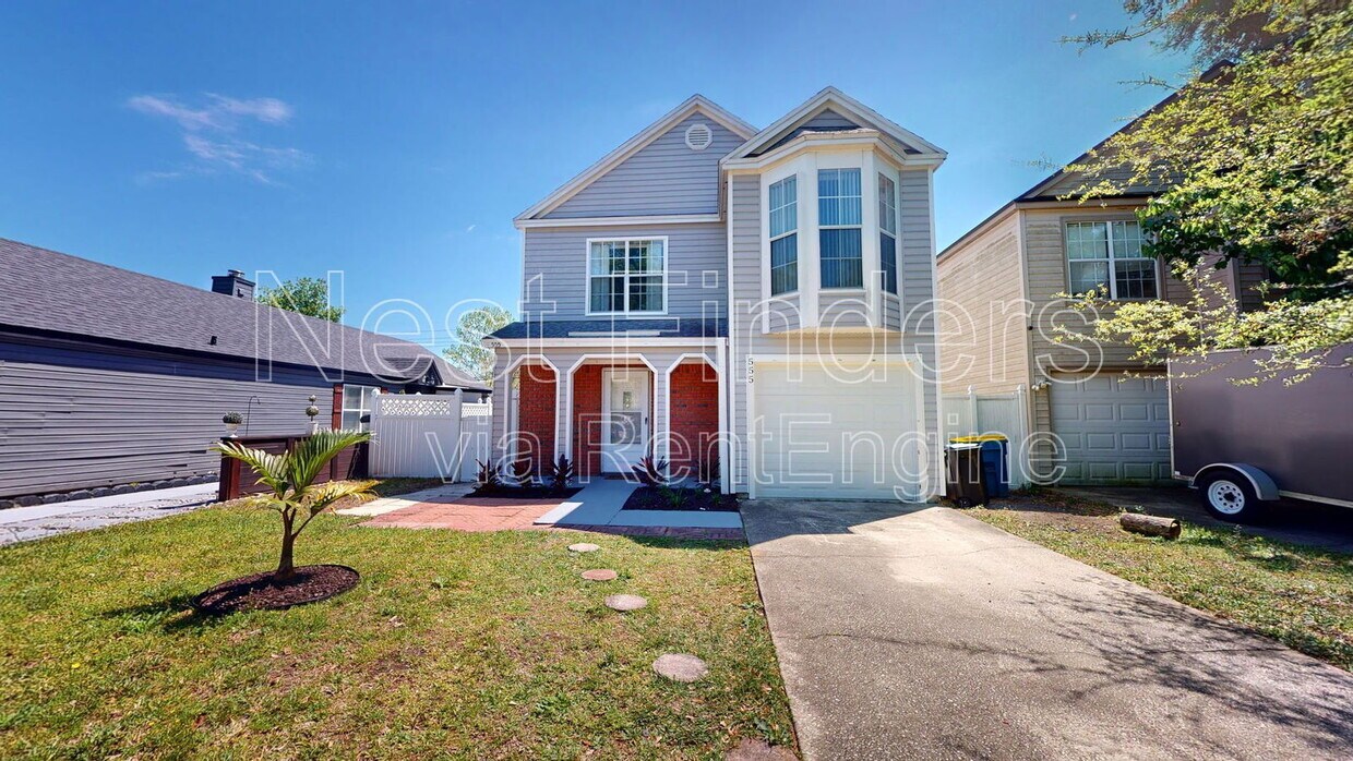 Foto principal - 555 Staffordshire Dr