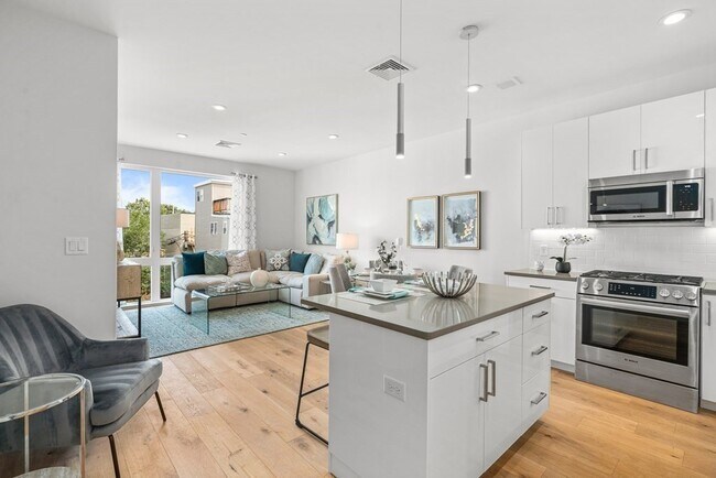 Foto del edificio - 420 W Broadway