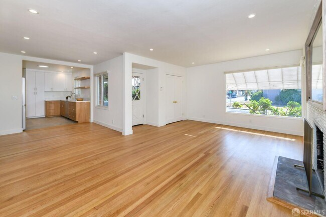 Foto del edificio - 14594 Lark St