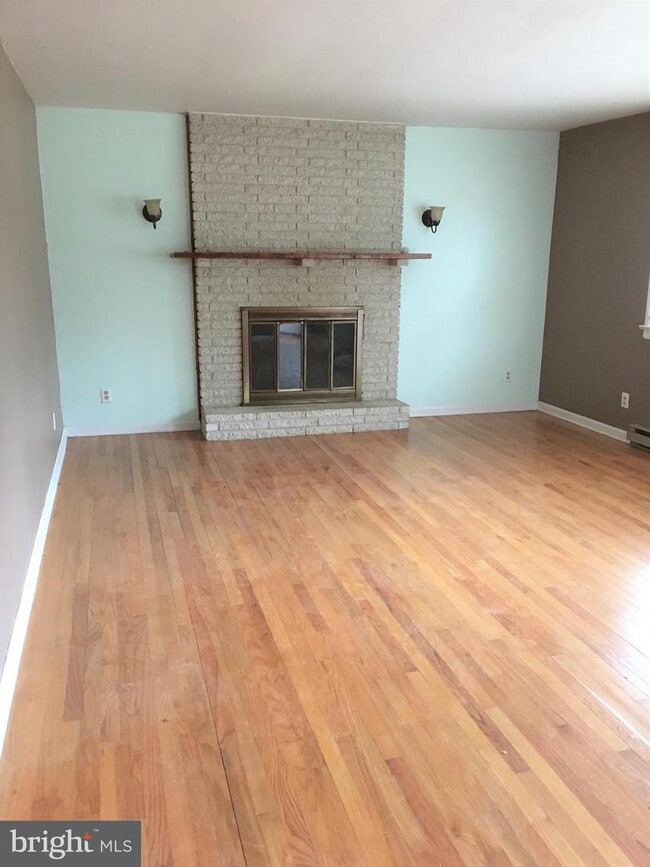 Building Photo - 13713 Post Oak Rd