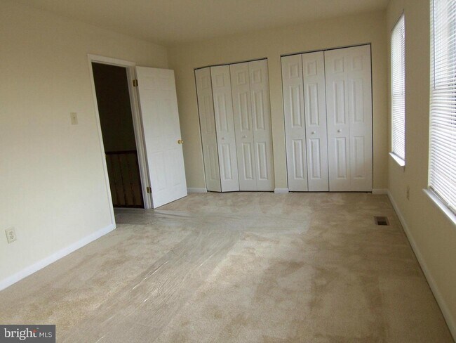 Building Photo - 3204 Rock Creek Ct