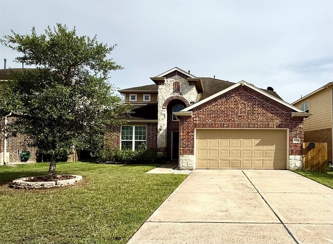 Building Photo - 2575 Riverway Dr