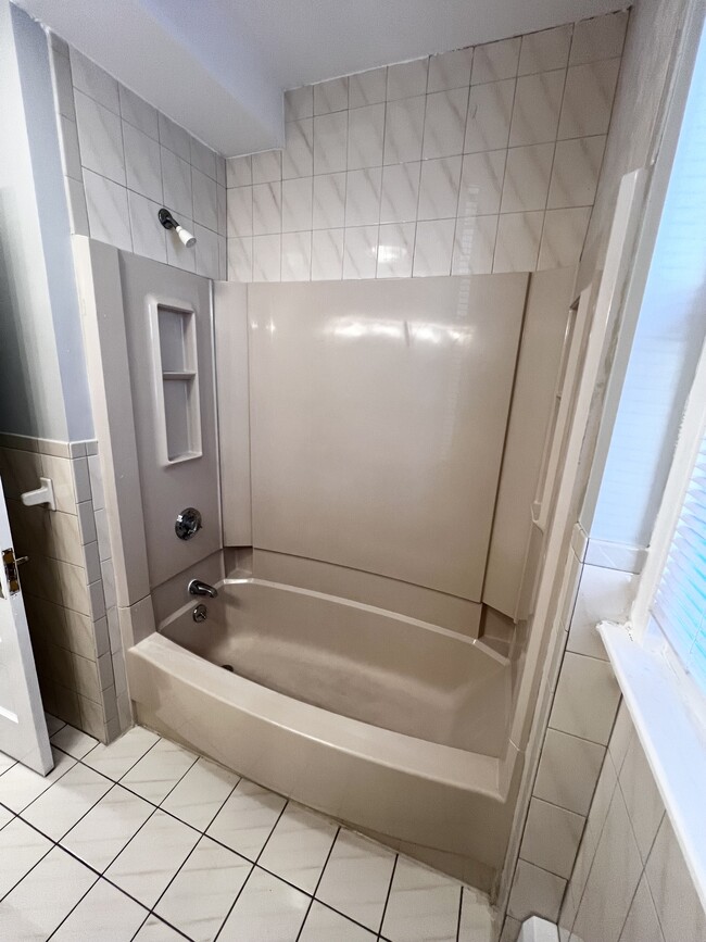 Building Photo - 532 High St