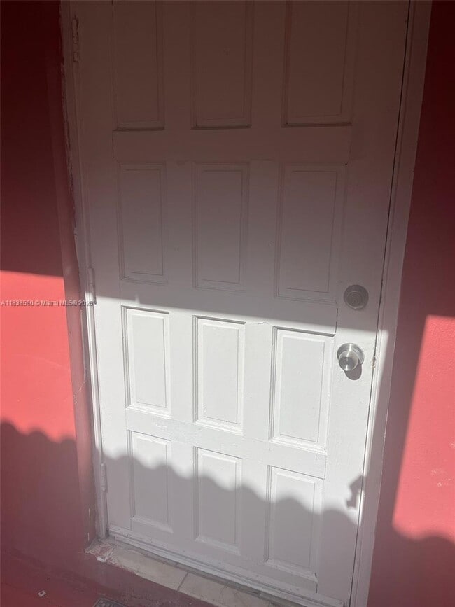 Foto del edificio - 541 E 16th St