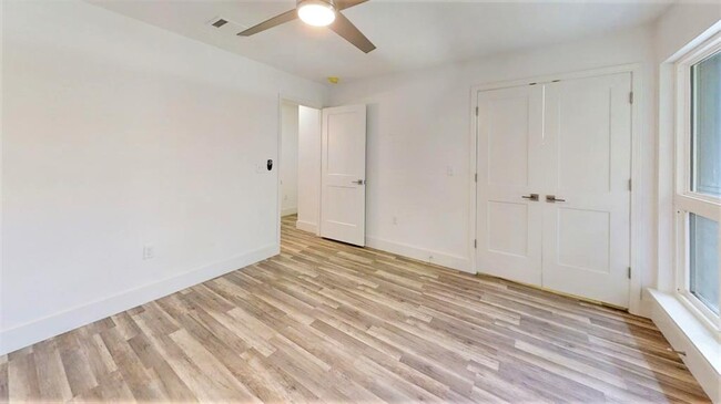 Building Photo - 1913 Hearthstone Dr