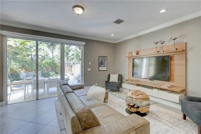 Foto del edificio - 1109 NE 16th Ave