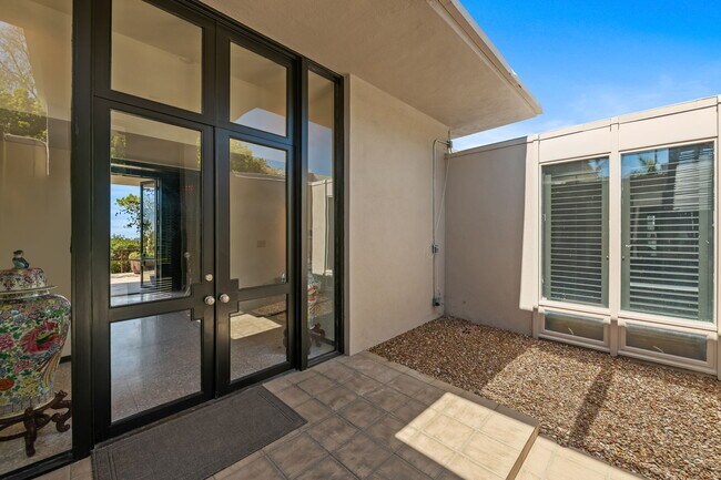 Building Photo - 9656 Lawlen Way