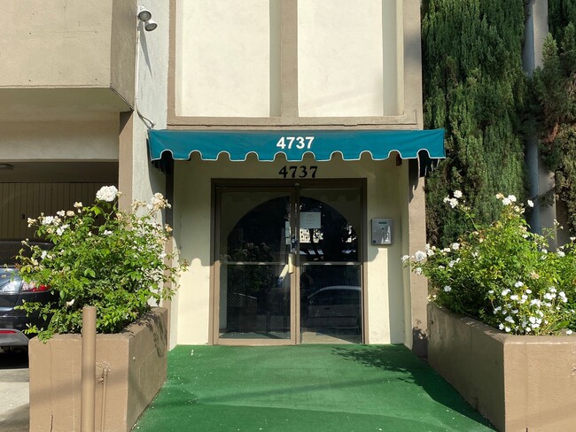 Building Photo - 4737 Orion Ave