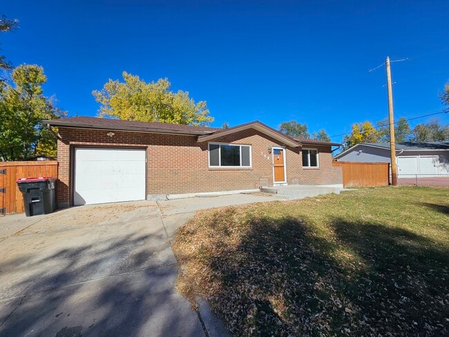 Building Photo - 308 Loomis Ave