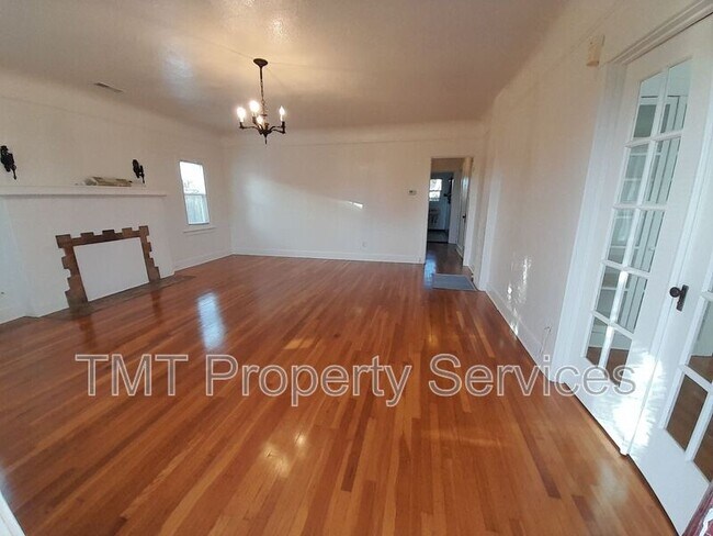 Foto del edificio - 619 E Cook St