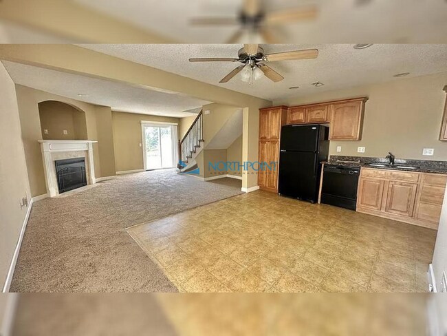 Building Photo - Fantastic 3BR 2.5 BA Home w/ Granite + Garage in Blue Springs