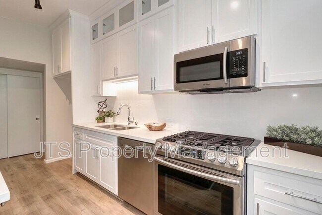 Foto del edificio - 7676 Eastgate Ave