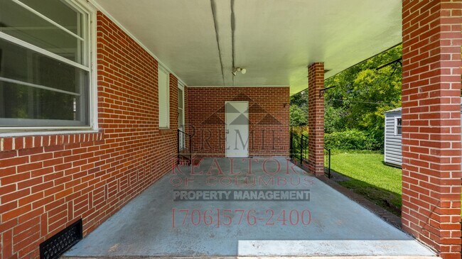 Foto del edificio - 1819 Rosemary Ln