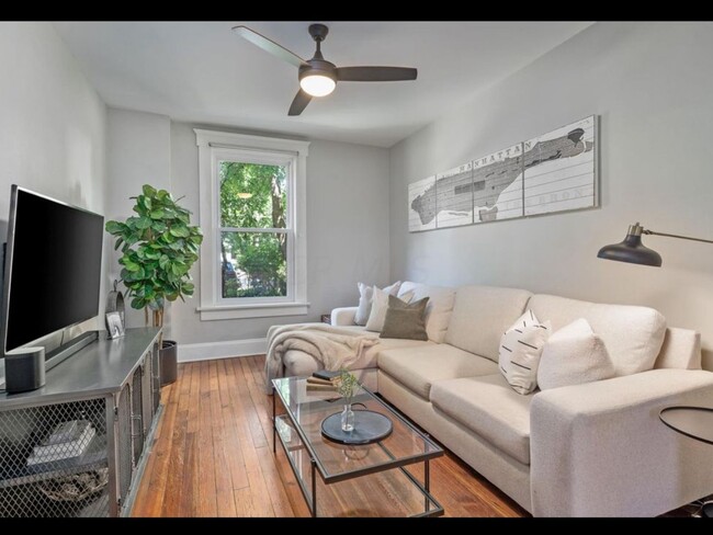Foto del edificio - 3 Bedroom Single Family Home in Columbus