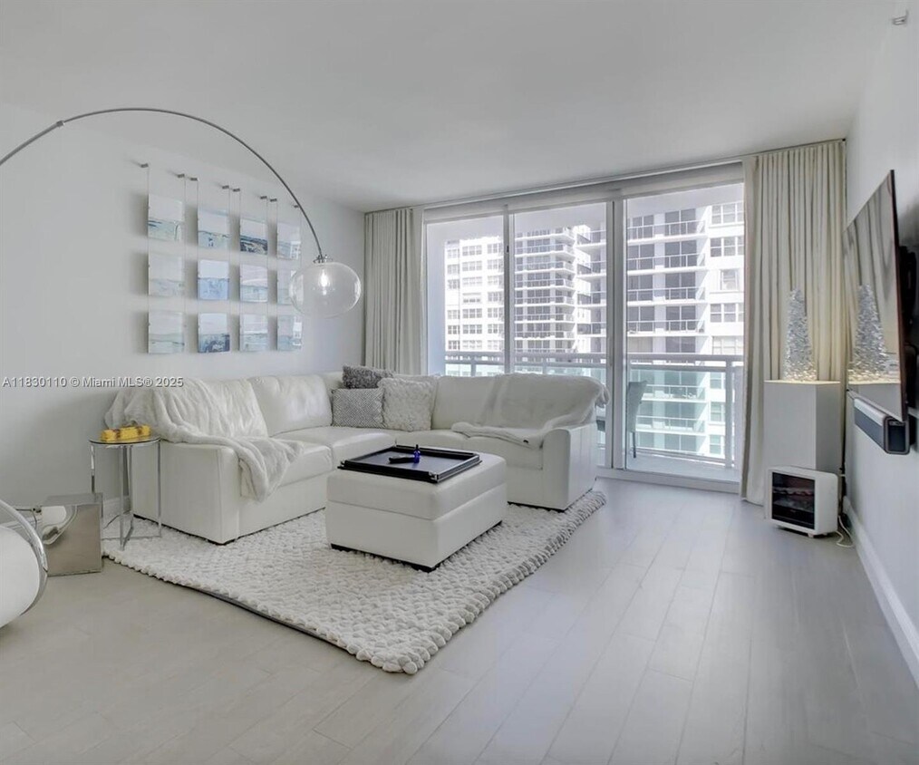 Foto principal - 3001 S Ocean Dr