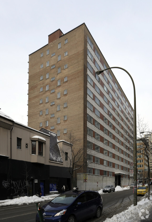 Building Photo - 1420 Saint-Mathieu