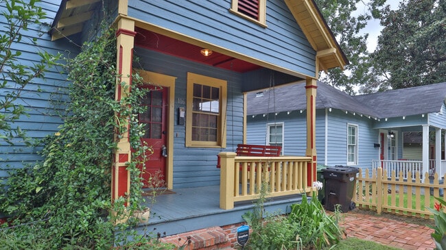 Building Photo - 106 5th St