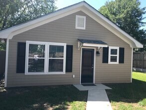 Building Photo - 440 Helios Ave