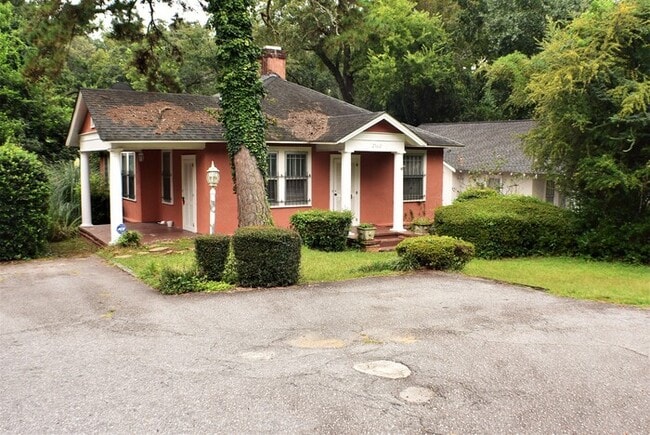 Building Photo - 2522 Blossom St