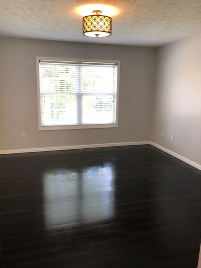 Building Photo - Beautiful Single Family Two Story Home in ...