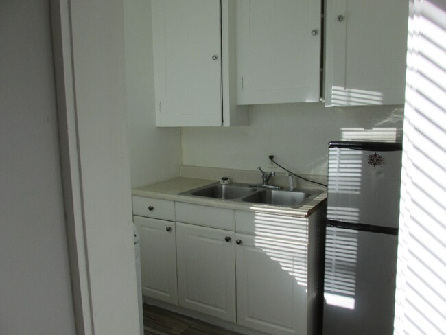 Building Photo - 520 2nd Ave S