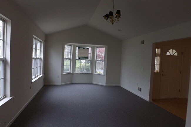 Building Photo - 23 Sandhurst Rd