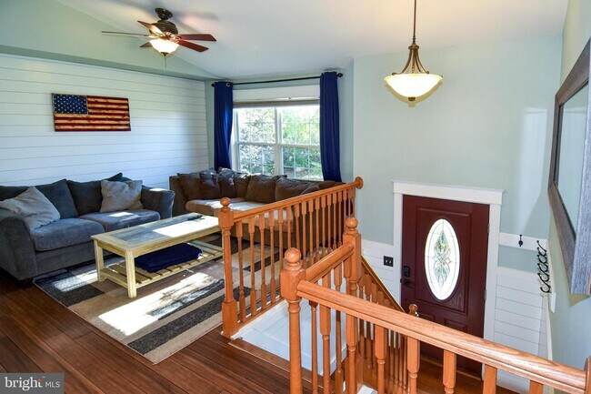 Building Photo - 35830 Army Navy Dr