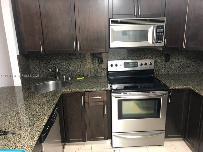 Foto del edificio - 2780 NE 183rd St