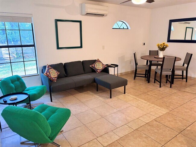 Foto del edificio - 5414 Bolm Rd