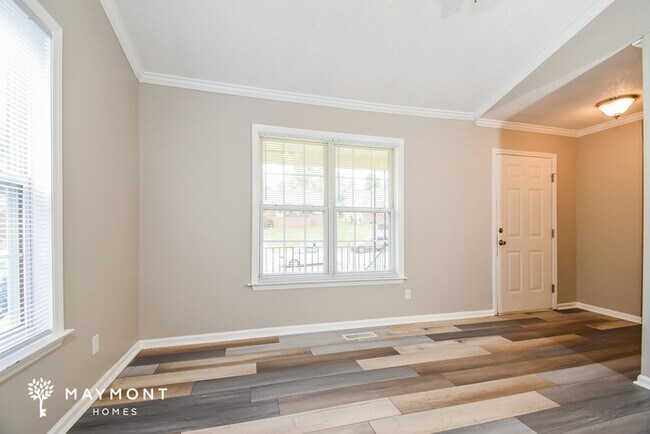 Foto del edificio - 4819 Shady Pine Dr
