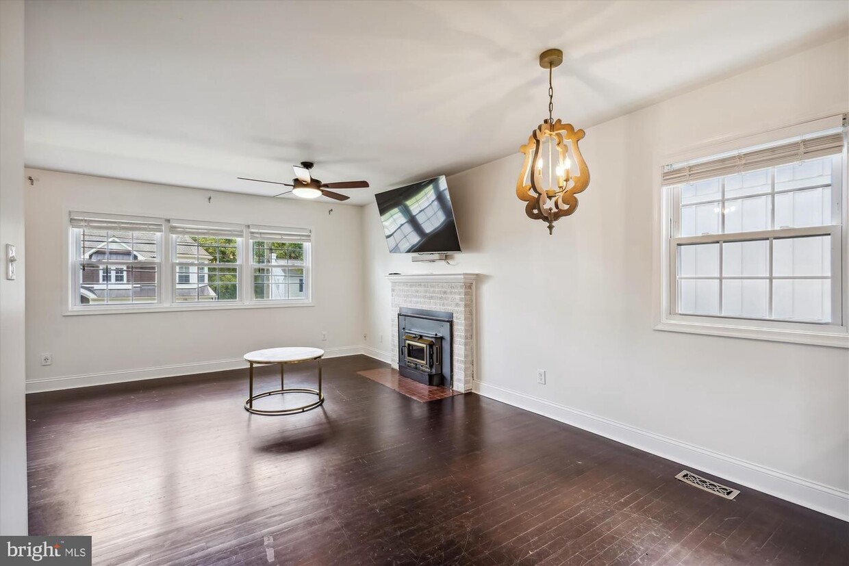 Foto principal - 109 Moore Ave SW