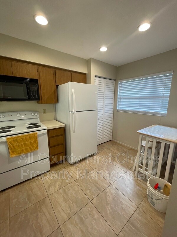 Foto del edificio - 13250 Ridge Rd