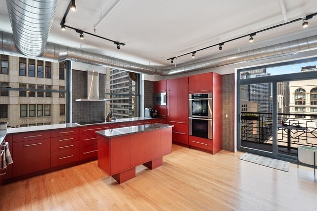 Building Photo - 6 E Monroe St