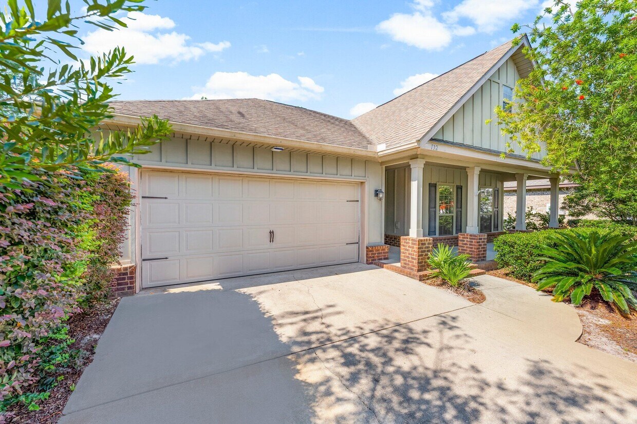 Foto principal - 132 Whispering Lake Dr