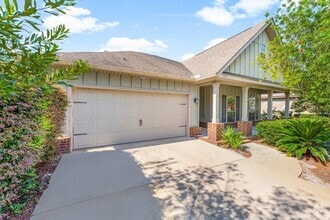 Building Photo - 132 Whispering Lake Dr
