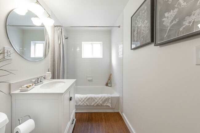 Foto del edificio - Charming updated home in Columbia City, av...