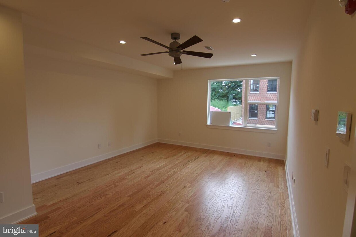 Foto principal - 1527 N 7th St