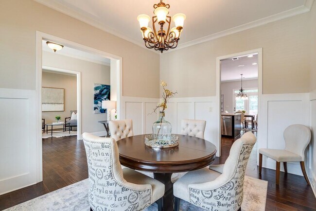 Foto del edificio - 1290 Redbud Dr