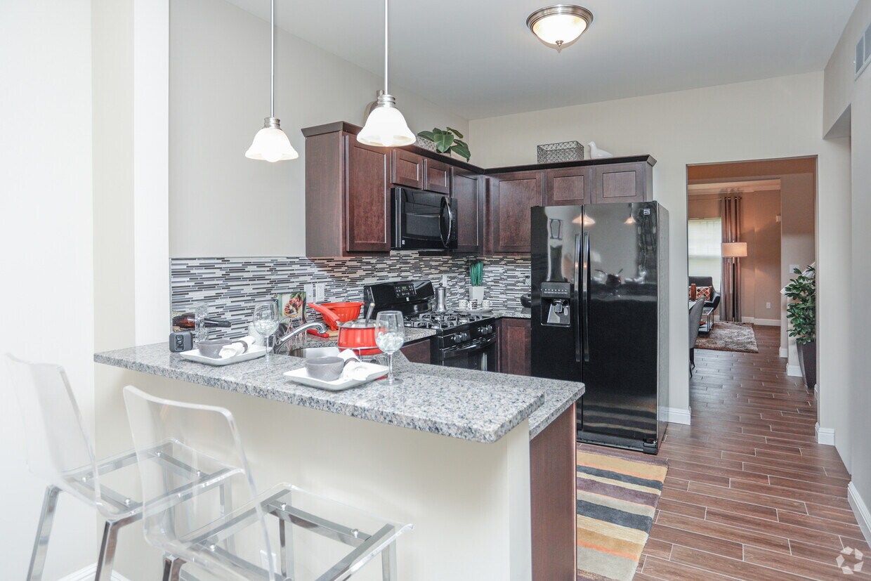 Encore Townhomes I 11699 Weingartz W Utica, MI