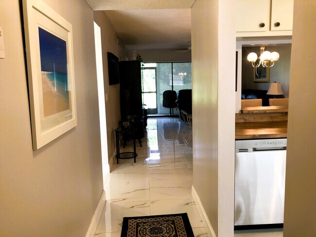 Building Photo - 4570 Lucerne Lakes Blvd E