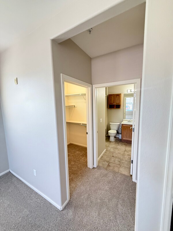 Building Photo - 1575 Olympia Cir
