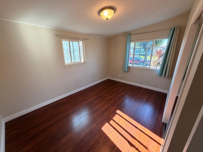 Foto del edificio - 4444 Millard Ave