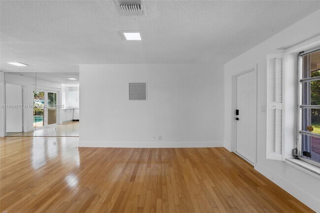 Foto del edificio - 2020 NW 33rd Ct