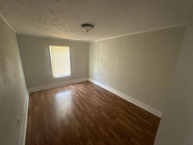 Foto del edificio - 4195 Chaison Ave
