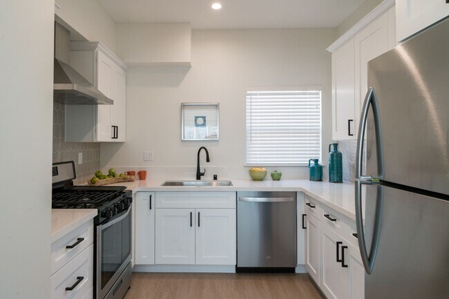 Foto del interior - 320-326 N New Hampshire Ave